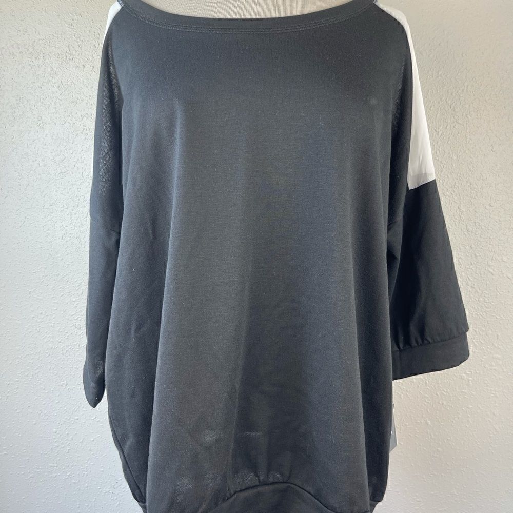 NWT JW Women’s Top Size L